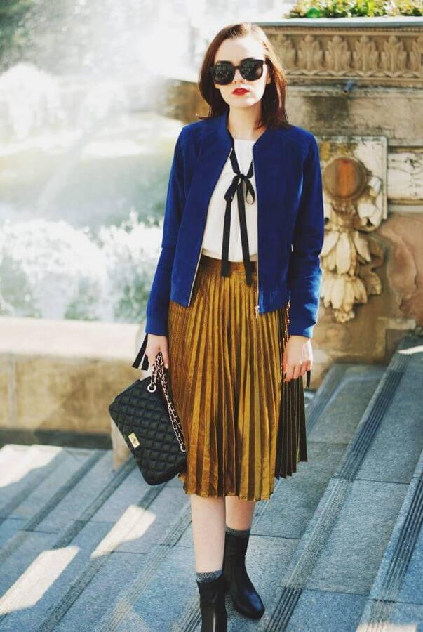 Retro Glam: Adding a Touch of Elegance to Retro Street Style